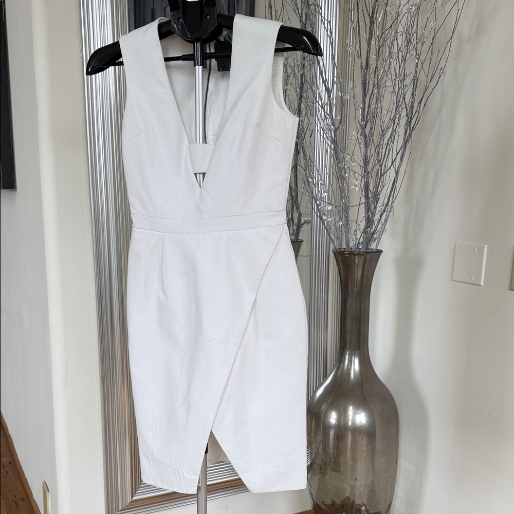 Chic White Backless Dress